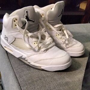 Jordan Men's Athletic Sneakers in White and Cream